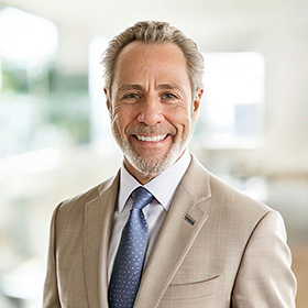 Professional Headshot of Scott Peyton